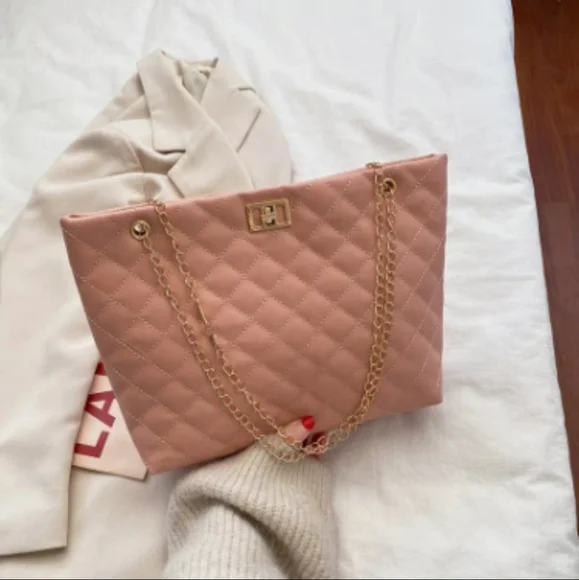 Quilted Chain Tote Bags,Large Capacity Women's Shoulder Bags.Black,Pink & Khaki - Picture 1 of 8